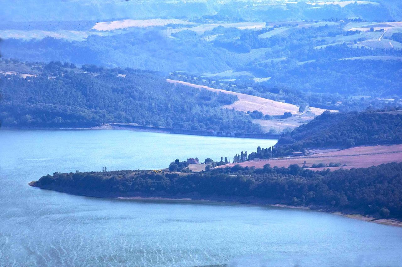 Castello Di Titignano Villa Orvieto Luaran gambar